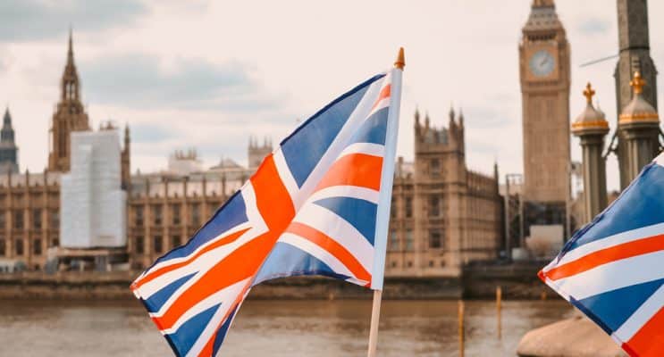 SKN | British Pound Index Rallies to 135.33: What is Driving the Sterling’s Late-Week Surge?