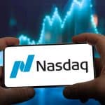 Nasdaq 100 Weekly Review: Modest Decline Amid Rotation, Oracle Surges to New Highs