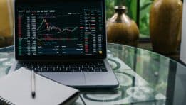 The Three Worst-Performing Stocks in the S&P 500 for 2025: In-Depth Financial Analysis