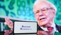 End of an Era: Warren Buffett Steps Down as CEO of Berkshire Hathaway; Greg Abel to Take the Helm