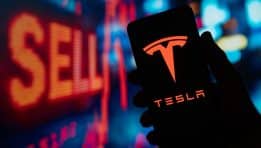 Tesla: Soaring Stock vs. Slumping Fundamentals – A Tipping Point?
