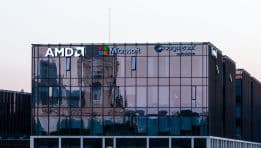 MICROSOFT AND AMD ANNOUNCE MULTI-YEAR XBOX CHIP DEAL