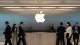 Apple Operations Chief to Retire in Major Changing of Guard