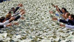 ANALYSIS-A SLEW OF T-BILLS COMING? MONEY MARKET FUNDS SAY ‘BRING ‘EM ON’