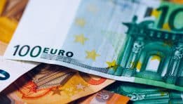 European Markets Open Flat as Currency Weakness and Economic Concerns Linger