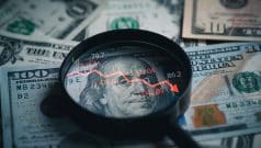 Dollar Slips as Jobless Claims Reinforce Expectations of Fed Rate Cuts