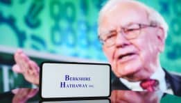 Berkshire Hathaway’s Strong Quarterly Report: Operating Earnings Rise Amidst Strategic Investments