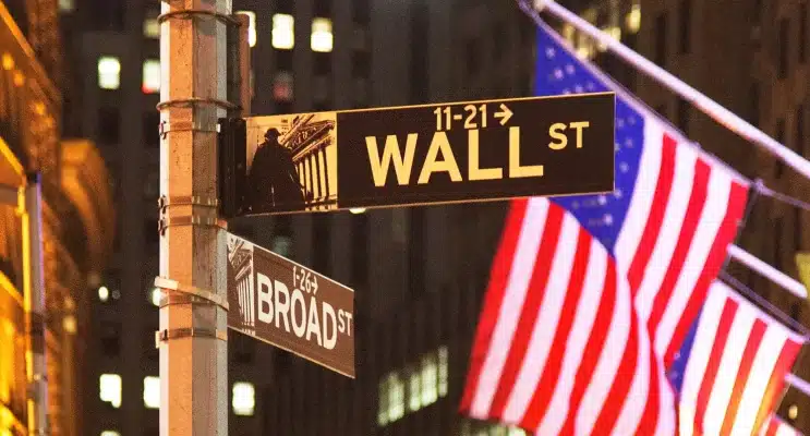 Americas Markets Open Mixed as Tech Gains Offset Broader Weakness