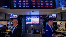 Wall Street Plunges as Tech Selloff Deepens; VIX Spikes Over 30% Amid Market Volatility