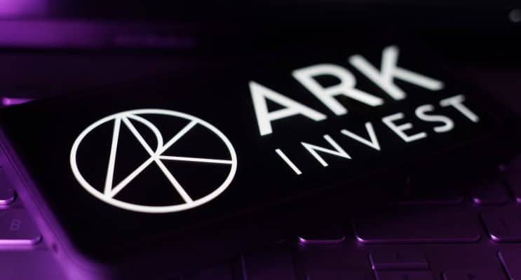 SKN | ARKG Surges 6.6% to Close Week: Is the Genomic Sector Primed for a Breakout?