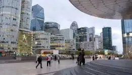 French Bond Futures Slide After S&P’s Surprise Downgrade Over Budget Risks