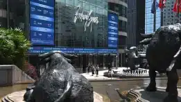 Dow Rallies Nearly 600 Points as Trump Pulls Back From Trade War Brinkmanship