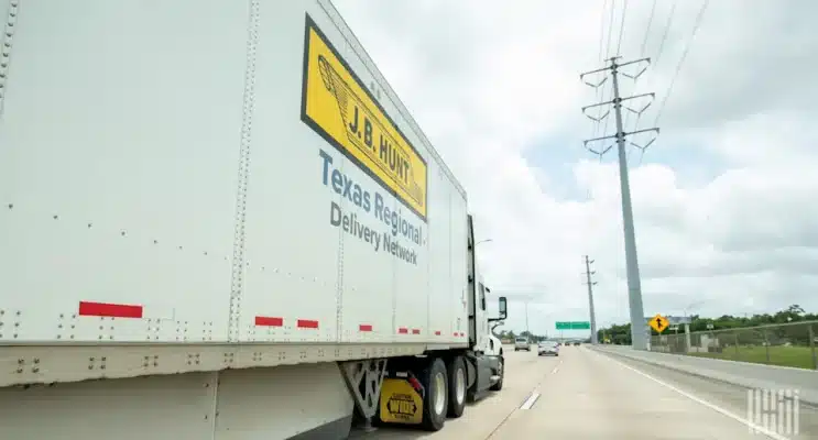 J.B. Hunt’s Cost Discipline Delivers a Strong Q3 Earnings Beat Amid Freight Slowdown
