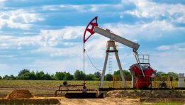 SKN | Oil Stabilizes After Sharp Selloff as Trump Softens Iran Energy Threats