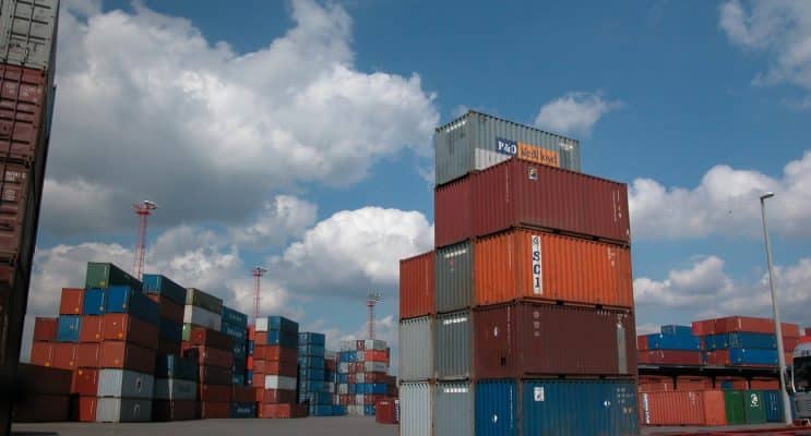 France’s Trade Deficit Shrinks to Eight-Month Low as Energy Imports Ease