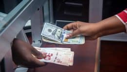 Dollar Extends Slide for Third Straight Session as Markets Reprice U.S.-China Risks