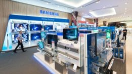 Samsung Family to Sell $1.2 Billion Stake in Electronics Unit as Shares Surge