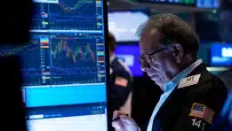 SKN | VIX Retreats Below 24 as Global Market Sentiment Stabilizes Following a 13% Weekly Decline