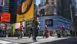 SKN | Can Gap’s Turnaround Strategy Hold as Consumers Face Rising Pressure?