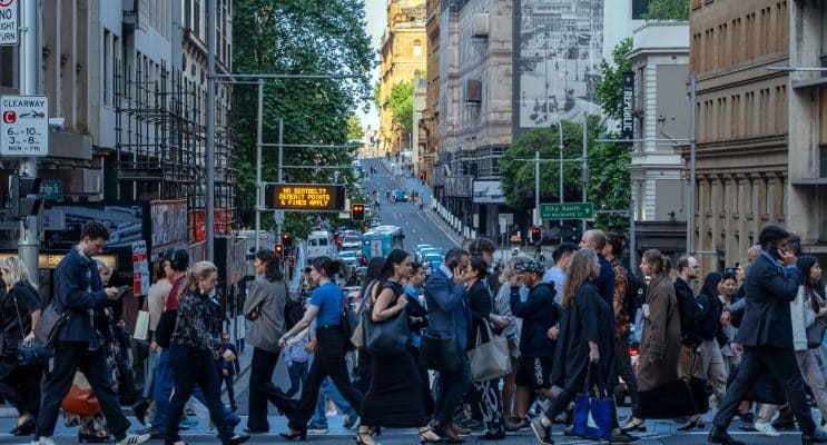 SKN | Asian Markets Mixed in Thursday Morning Trade, January 15, 2026, as Japan Slides and Australia Extends Gains