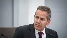 SKN | Fed’s Barr Warns AI Will Reshape Economies, But Outcomes May Differ Across Sectors