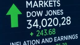 SKN | U.S. Markets Edge Higher as Dow Leads Gains; Investors Weigh Inflation and Earnings Outlook