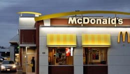 SKN | McDonald’s Stock Climbs as U.S. Sales Beat Forecasts, Value Strategy Cushions Slowdown