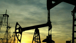 SKN | Oil Heads for Fourth Straight Monthly Decline as Global Glut Builds and WTI Trading Resumes