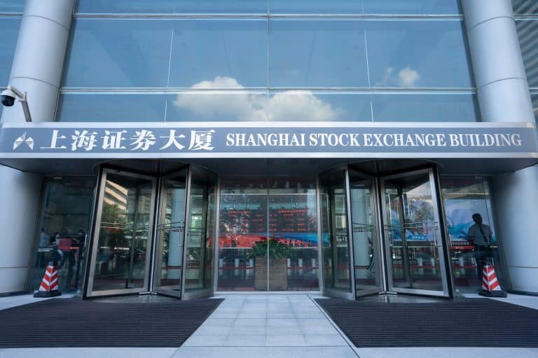 SKN | Shanghai Composite Retreats from Mid-Week Highs: A Healthy Correction or Approaching Headwinds?