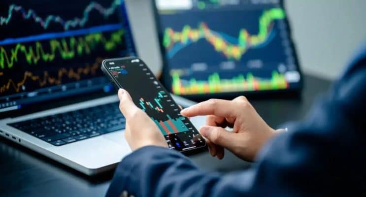 SKN | U.S. Markets Mixed as Dow Holds Gains, S&P 500 and Nasdaq Slip Amid Rotation to Value Stocks