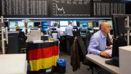 SKN | European Markets Hold Steady as Investors Pause Amid Mixed Currency Movements