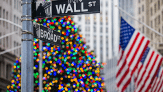 SKN | Can Wall Street Extend the Santa Claus Rally as U.S. Futures Hold Near Record Levels?