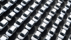 SKN | Europe Buys Time for an Auto Industry Caught Between Regulation and Reality