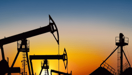 SKN | Oil Prices Rise on U.S.–Venezuela Tensions but Head for Weekly Decline