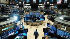 SKN | US Markets Close Lower as Caution Returns Despite Low Volatility