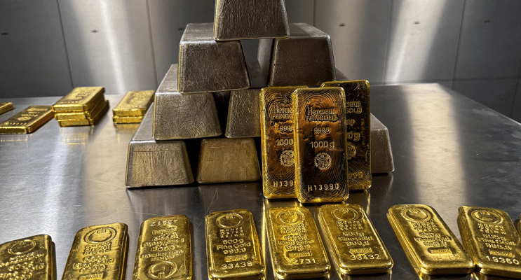 SKN | Gold and Silver Slip at Year-End After Their Strongest Annual Run Since the 1970s