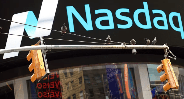 SKN | Stocks Poised for Mixed Open as Dow, S&P 500, Nasdaq Futures Dip Ahead of Trump’s State of the Union and Nvidia Earnings