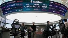 SKN | Asian Markets Close Mixed as Hong Kong Advances While Japan and Korea Ease in Year-End Trading