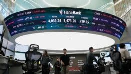 SKN | Asian Markets Close Mixed as Australia Leads Gains While China and Hong Kong Drift Lower