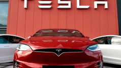SKN | Tesla Surges Toward Record Levels as Earnings Outlook and Risk Appetite Align