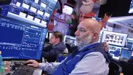 SKN | U.S. Stock Futures Signal Divergence as Tesla, Meta, and Microsoft Reshape Market Direction After Earnings