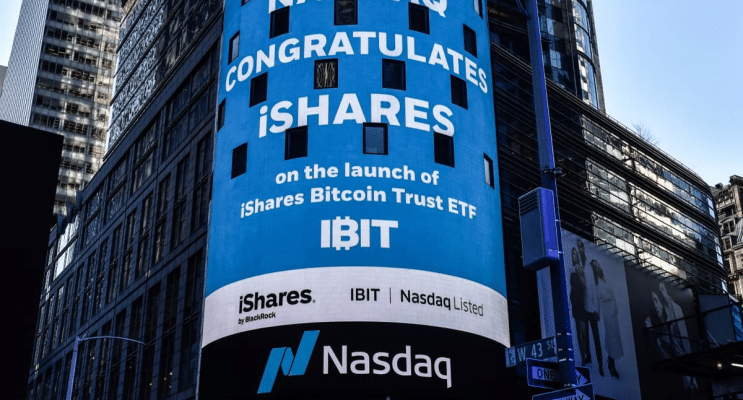 SKN | iShares Bitcoin Trust ETF Climbs as Crypto Sentiment Stabilizes and ETF Demand Holds