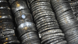 SKN | iShares Silver Trust Jumps Over 6% as Silver Momentum Accelerates Into Year-End