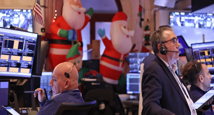 SKN | Is the Stock Market Open for Christmas? What Investors Need to Know About the Holiday Trading Schedule