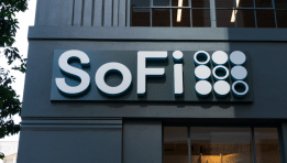 SKN | Is SoFi’s Sharp Pullback a Temporary Reset—or a Sign of Rising Fragility Ahead of 2025 Earnings?.