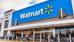 SKN | Walmart Shares Hold Near Record Highs as Earnings Consistency and Defensive Appeal Anchor Investor Confidence