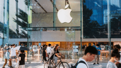 SKN | Apple Shares Rise Ahead of Q1 Earnings: Confidence Builds, but Expectations Remain High