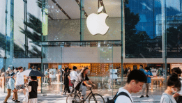 SKN | Apple Shares Rise Ahead of Q1 Earnings: Confidence Builds, but Expectations Remain High