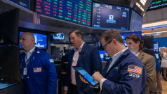 SKN | S&P 500 and Dow Hit Historic Highs — Is the Market Betting Too Confidently on Rate Cuts?