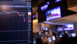 SKN | Can a 9%-Yielding ETF Outperform the S&P 500? Income Strategies Rewrite the Playbook